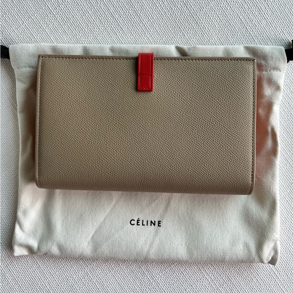 AUTHENTIC 2018 CÉLINE LARGE STRAP WALLET IN GRAINED CALFSKIN - SAND / RED - NWT - Picture 3 of 10